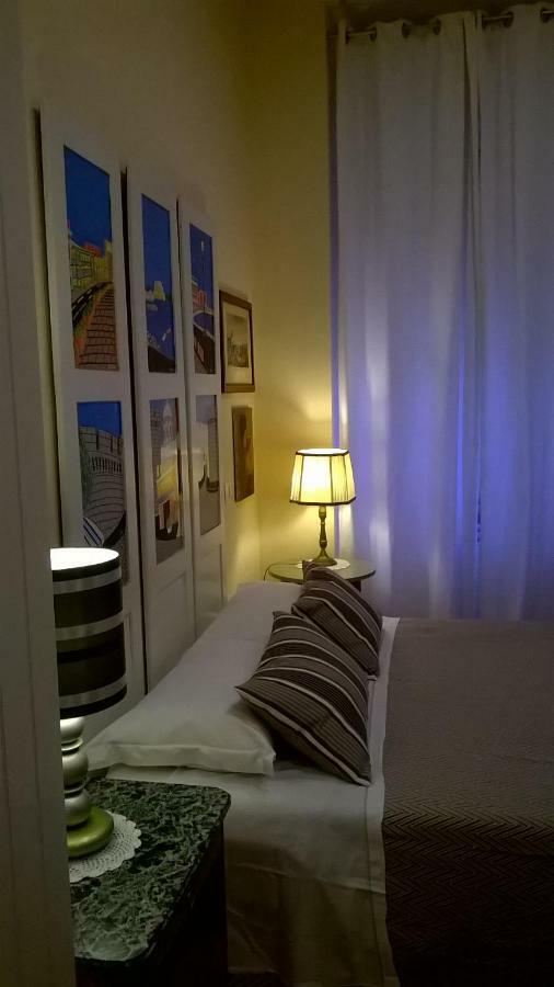 Bed and Breakfast Le Stanze Di Angela à Naples Extérieur photo